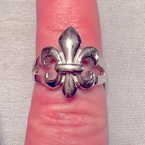 Fleur-de-lis Ring